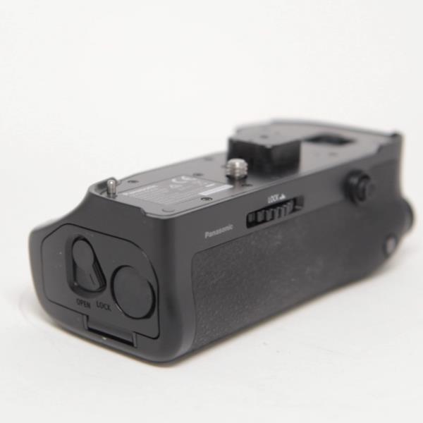 Used Panasonic DMW-BGG9E Battery Grip for G9