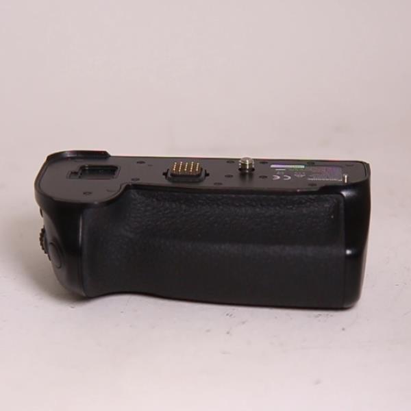 Used Panasonic DMW-BGG9E Battery Grip for G9