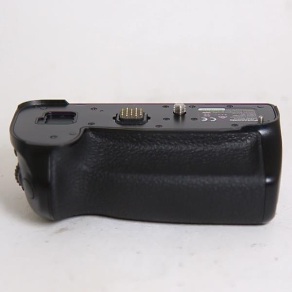 Used Panasonic DMW-BGG9E Battery Grip for G9