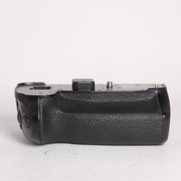 Used Panasonic DMW-BGG9E Battery Grip for G9
