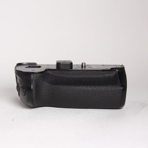 Used Panasonic DMW-BGG9E Battery Grip for G9