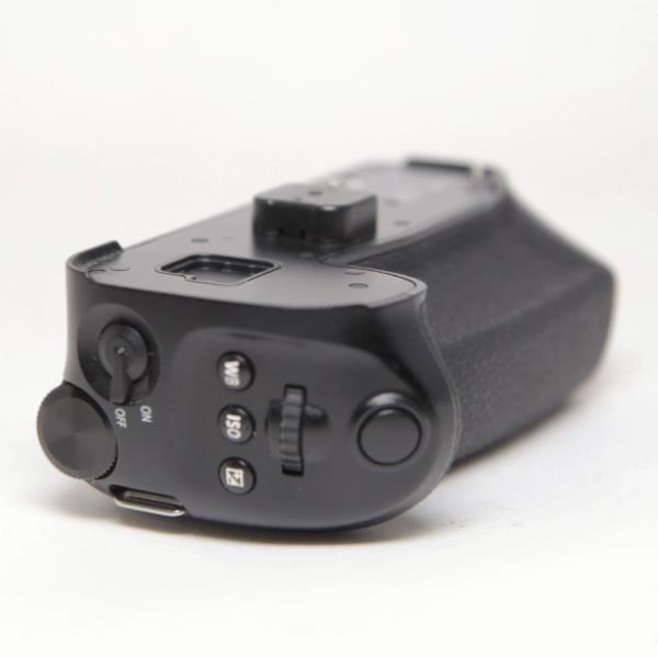 Used Panasonic DMW-BGG9E Battery Grip for G9