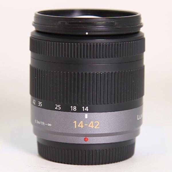 Used Panasonic LUMIX G VARIO 14-42mm f/3.5-5.6 MEGA O.I.S.