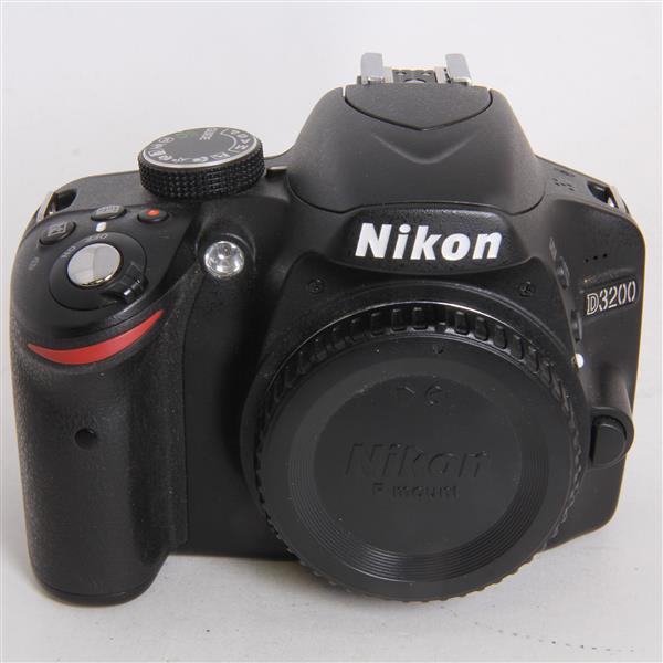 Used Nikon D3200