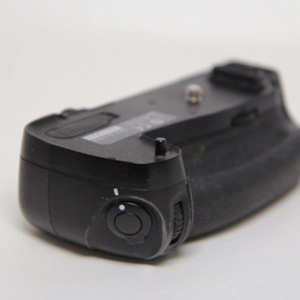 Used Nikon MB-D16 Battery Grip for D750
