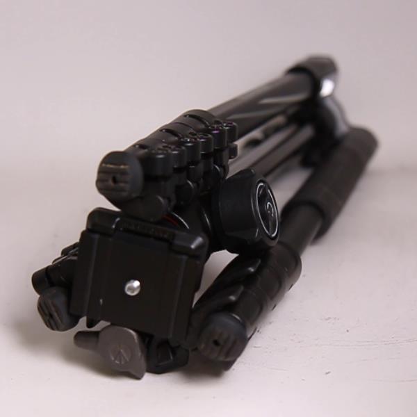 Used Manfrotto MKBFRTA4BK-BH Befree Advanced Aluminium Twist Lock Tripod