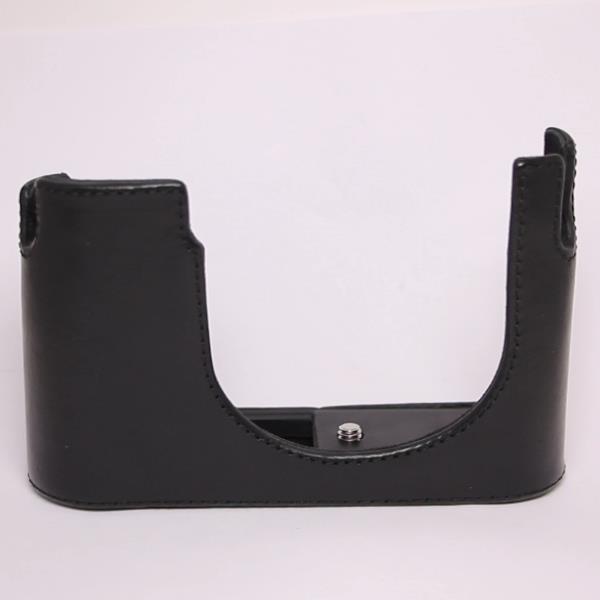 Used Leica Q3 Protector (Black) 19651