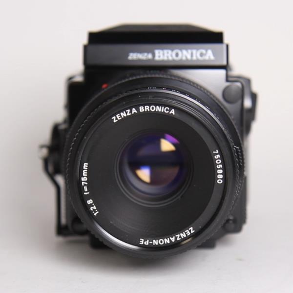 Used Bronica ETRSi with75mm f/2.8 Zenzanon -PE Lens
