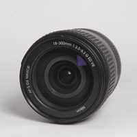 Used Nikon AF-S DX Nikkor 18-300mm f/3.5-6.3G ED VR Zoom Lens