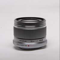 Used Olympus M.Zuiko Digital 25mm f/1.8 Lens Silver