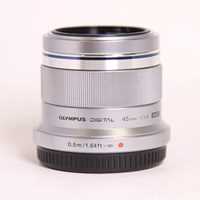 Used Olympus M.Zuiko Digital 45mm f/1.8 Lens Silver