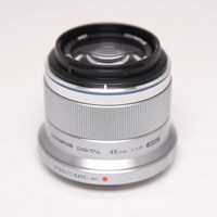 Used Olympus M.Zuiko Digital 45mm f/1.8 Lens Silver