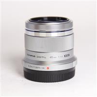 Used Olympus M.Zuiko Digital 45mm f/1.8 Lens Silver