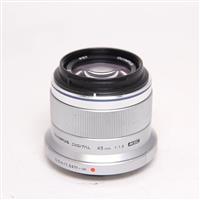Used Olympus M.Zuiko Digital 45mm f/1.8 Lens Silver