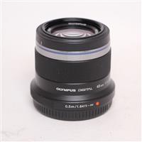 Used Olympus M.Zuiko Digital 45mm f/1.8 Lens Black