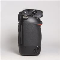 Used Nikon D2XS Body