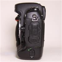 Used Nikon D2XS Body