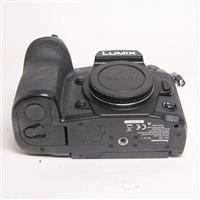 Used Panasonic Lumix G9 Mirrorless Camera Body Black