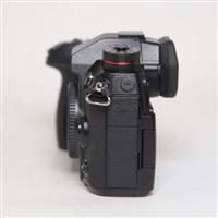 Used Panasonic Lumix G9 Mirrorless Camera Body Black
