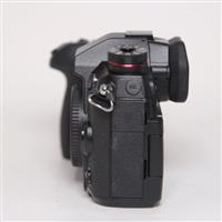 Used Panasonic Lumix G9 Mirrorless Camera Body Black
