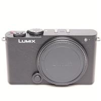 Used Panasonic Lumix S9 Full-Frame Mirrorless Camera Jet Black