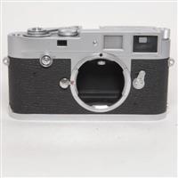 Used Leica M2 + case