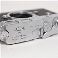 Used Leica M2 + case