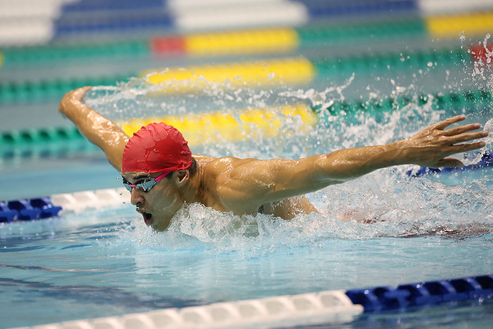 Sample 02 swimming @300mm with the R3