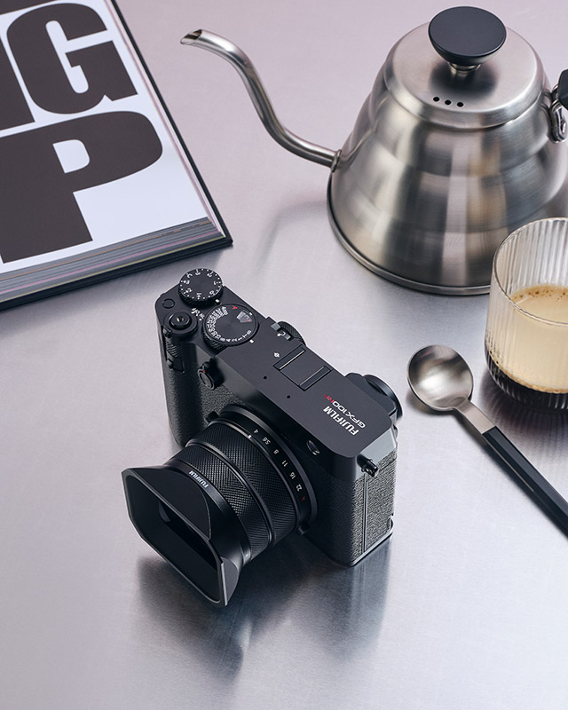 black-fujifilm-gfx100rf-02 black-fujifilm-gfx100rf-02