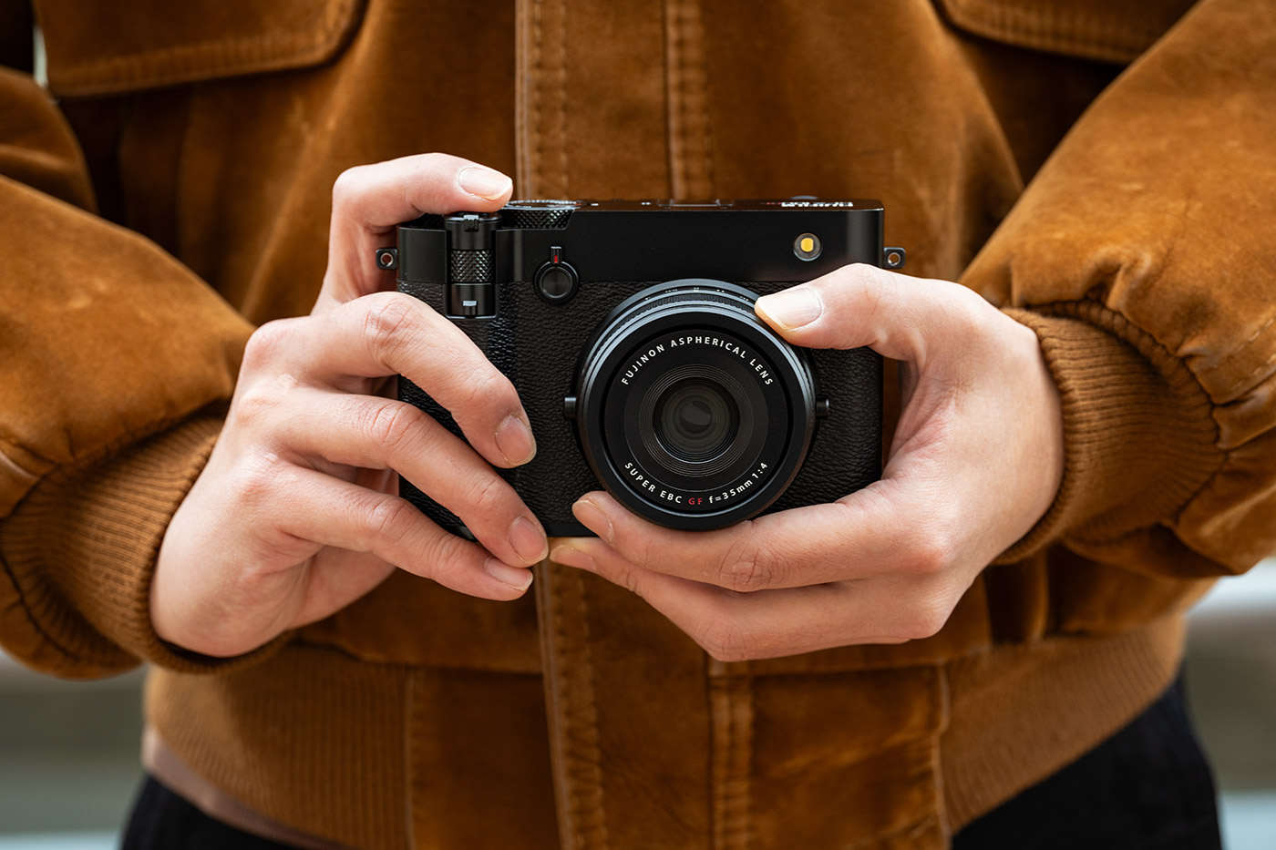 black-fujifilm-gfx100rf-03 black-fujifilm-gfx100rf-03
