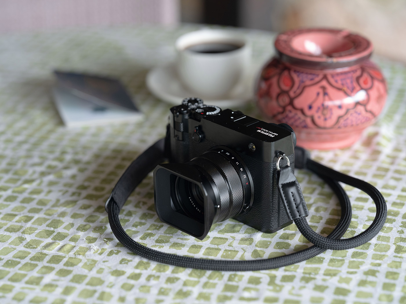 black-fujifilm-gfx100rf-04 black-fujifilm-gfx100rf-04