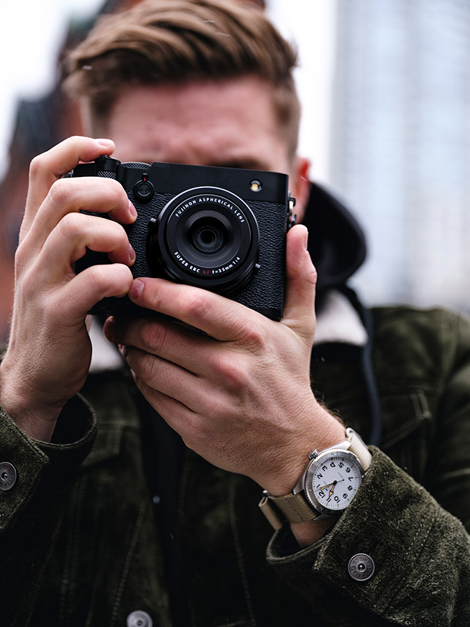 black-fujifilm-gfx100rf-05 black-fujifilm-gfx100rf-05