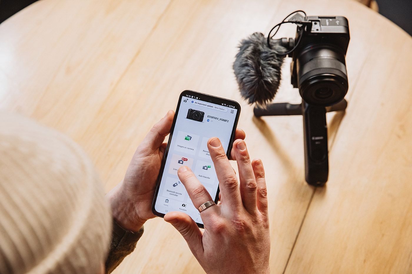 canon-eos-r50v-creator-kit-03 canon-eos-r50v-creator-kit-03