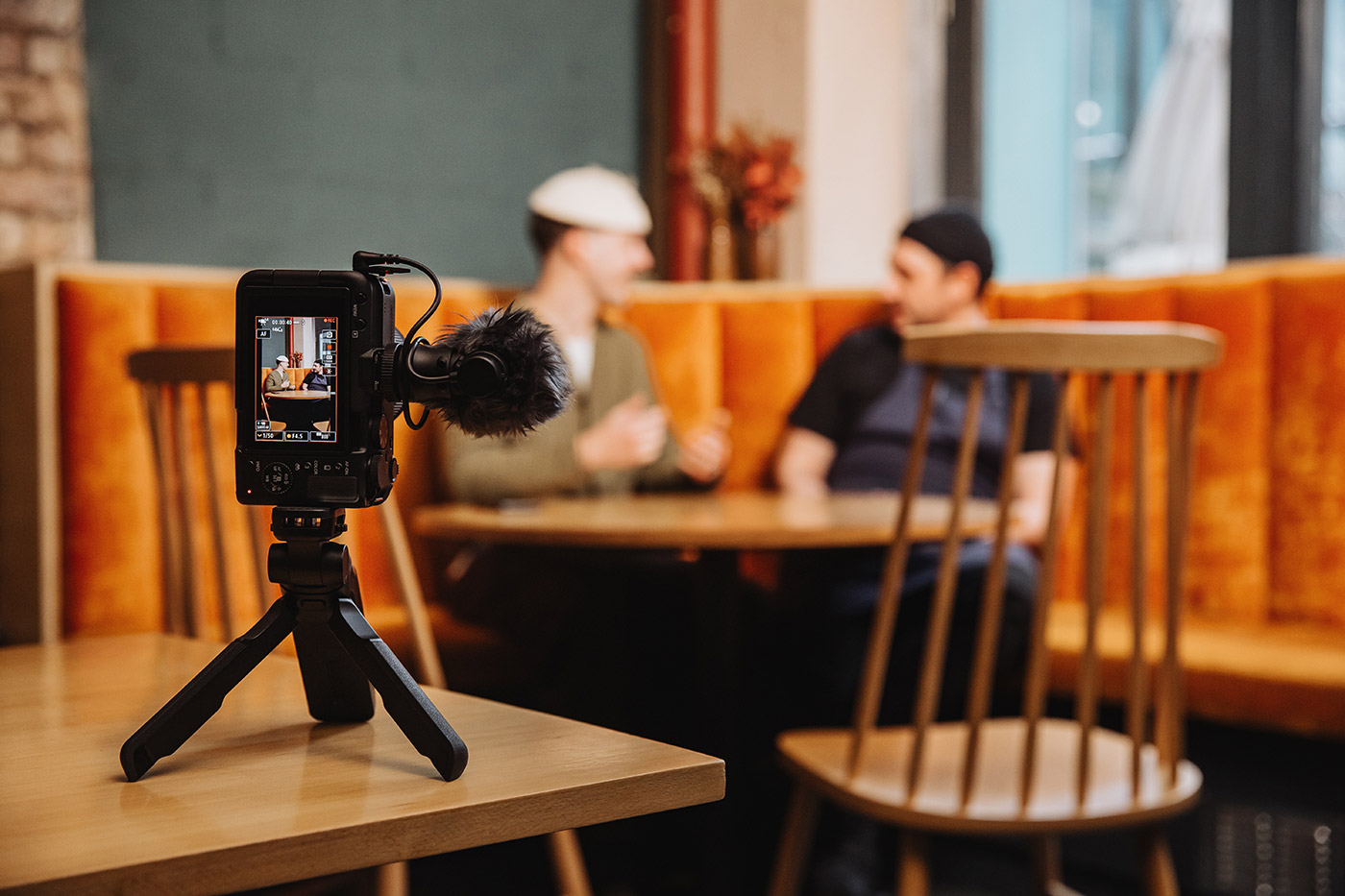 canon-eos-r50v-creator-kit-04 canon-eos-r50v-creator-kit-04