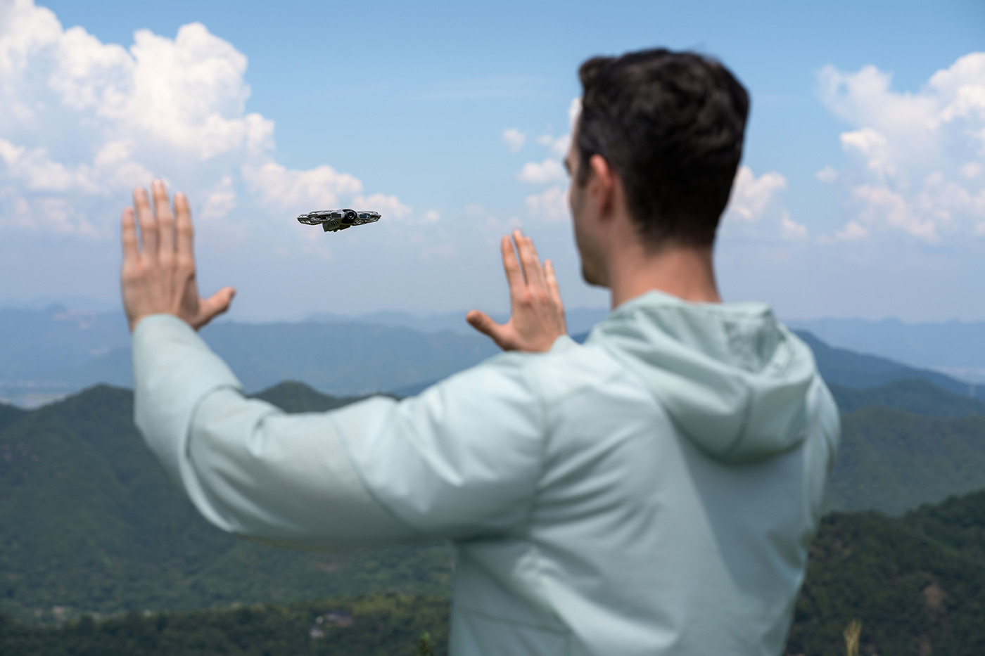 dji-neo-2-lifestyle-02 dji-neo-2-lifestyle-02