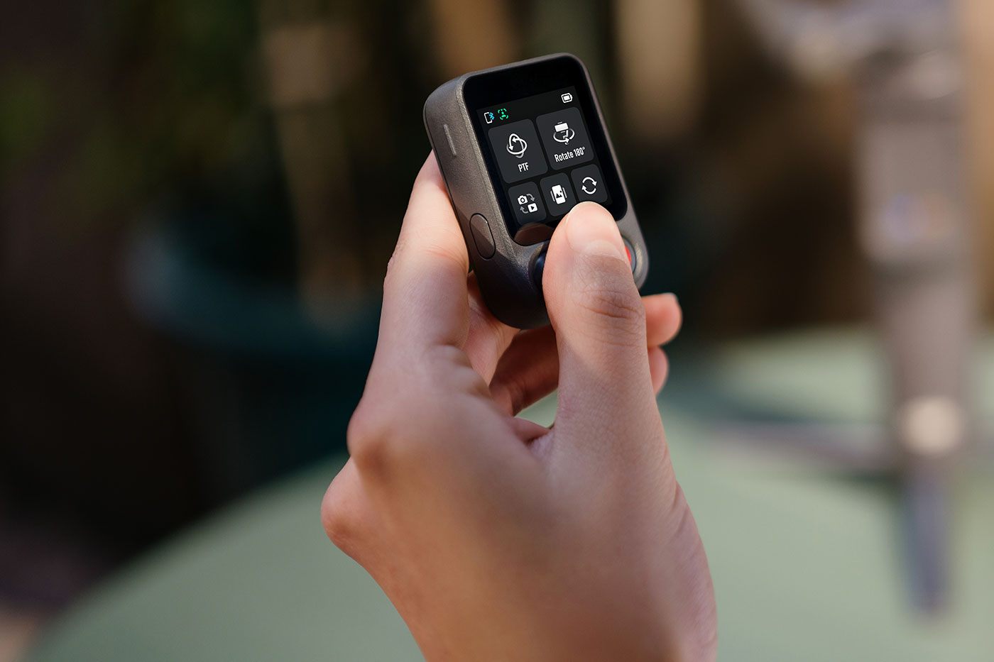 dji-osmo-mobile-8p-lifestyle-04