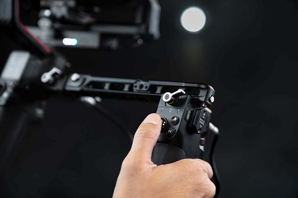 dji-rs-4-gimbal-02 dji-rs-4-gimbal-02