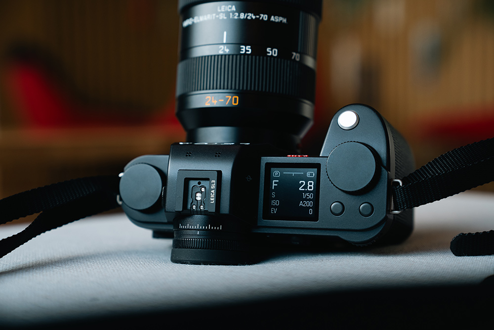 leica-sl3-camera-top-control-lcd leica-sl3-camera-top-control-lcd