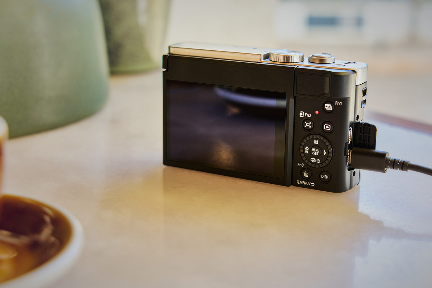 lumix-tz-99-lifestyle-03 lumix-tz-99-lifestyle-03