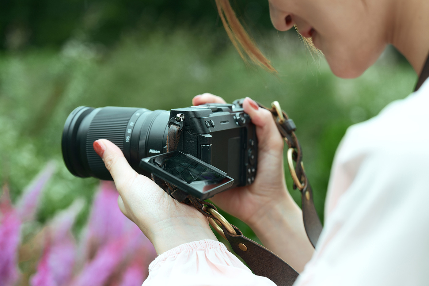 nikon-z5ii-c-lifestyle-00 nikon-z5ii-c-lifestyle-00