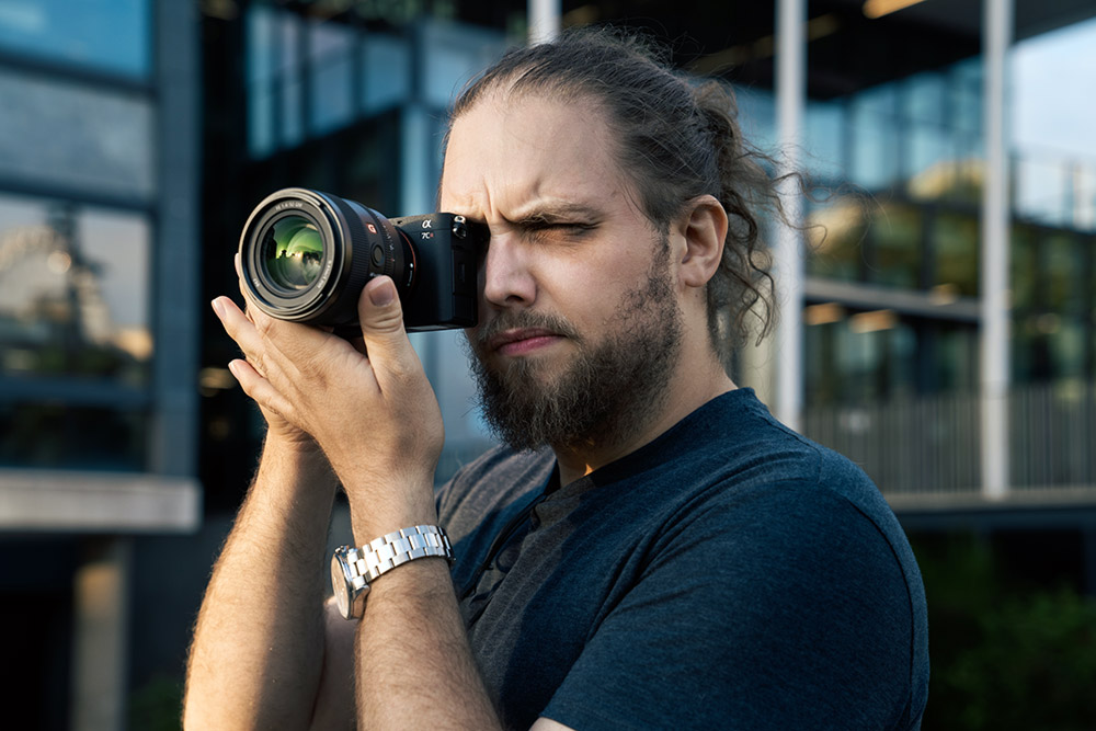 sony-a7cr-lifestyle-01
