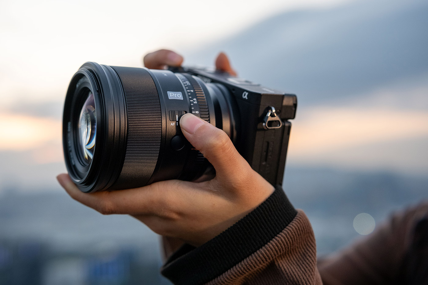 viltrox-27mm-f12-sony-lifestyle-01 viltrox-27mm-f12-sony-lifestyle-01